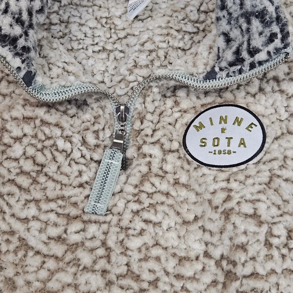 Minnesota Sherpa Pullover Small Beige Quarter Zip‎ Patch Cozy Outdoor Cabincore